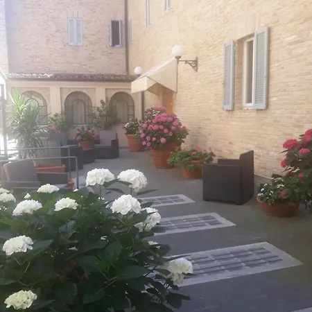 Hotel Madonna Di