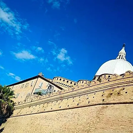 Madonna Di 3*